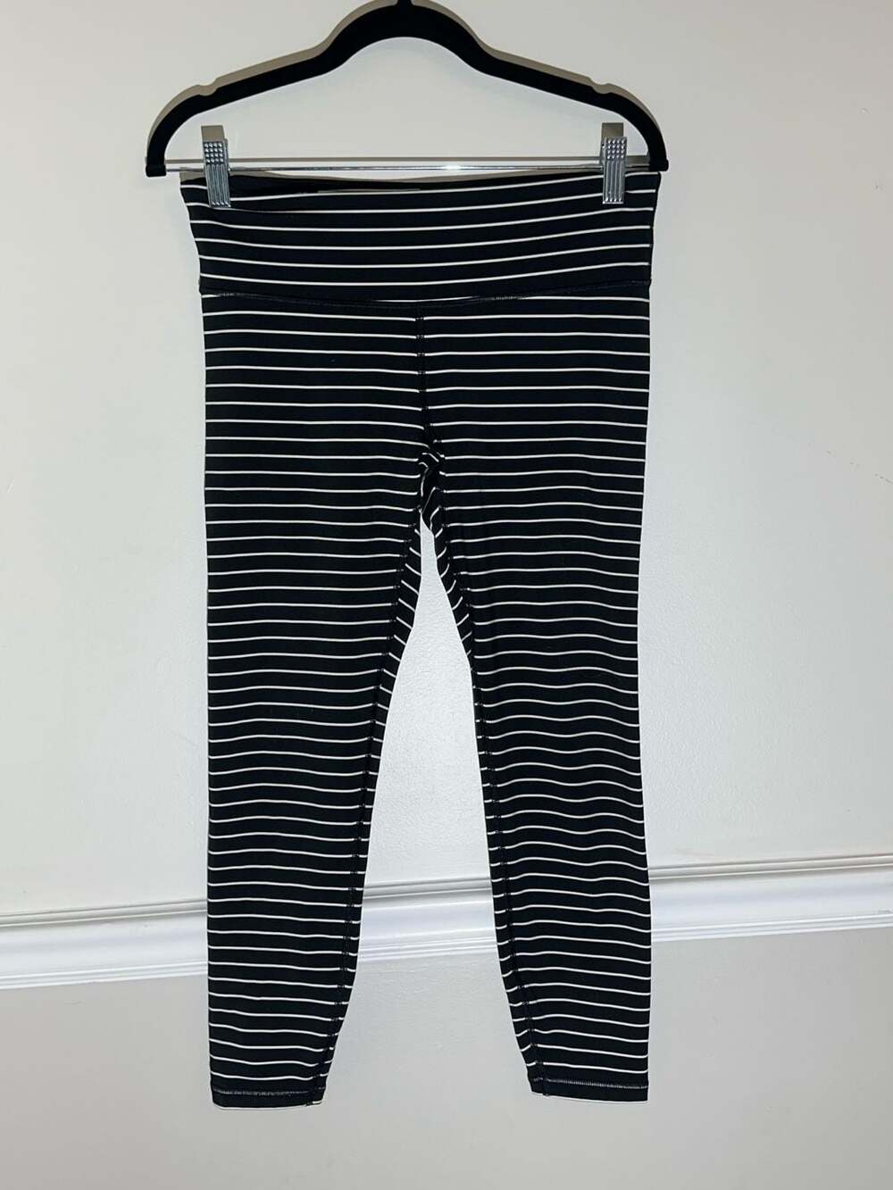GapFit Blackout Technology Striped Leggings Size M Regular